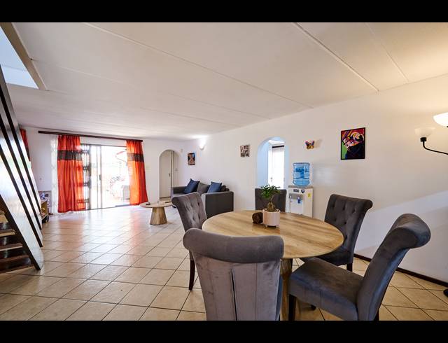 4 BEDROOM HOUSE FOR SALE IN BARBEQUE DOWNS
